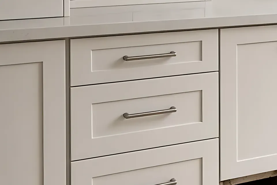 Cabinet run: close-up detail from the kitchen photo above, for step 2, Linear feet and the door.